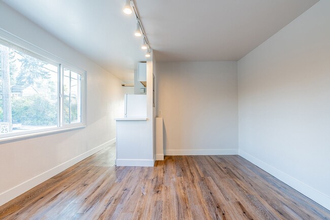 Interior Photo - Studio In Central West Seattle