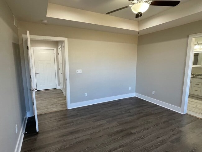 Building Photo - Built in 2020! 3 Bed 2 Bath w/ FENCE and UF Walk Out Basement