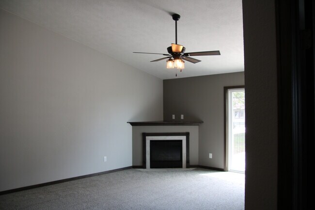Building Photo - 3606 S Outfield Cir