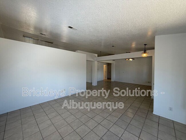 Building Photo - 1405 Secret Valley Dr SW