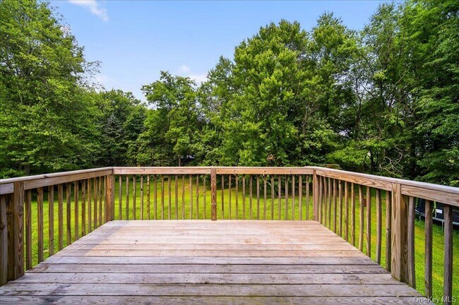 Building Photo - 226 Knoth Rd