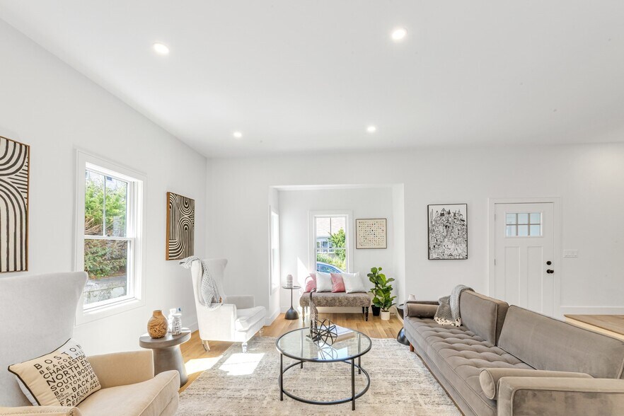 Building Photo - 142 Birch St