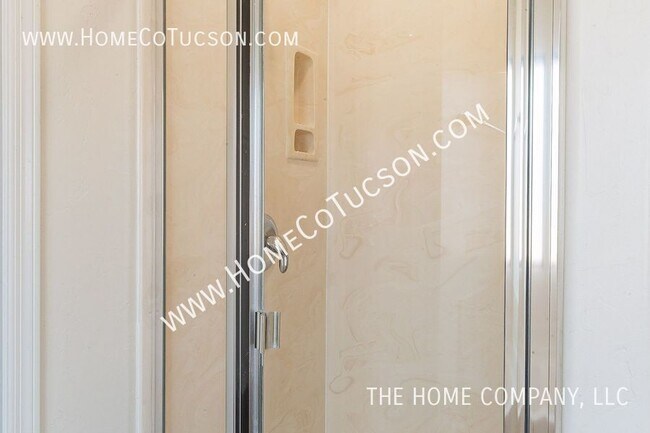 Building Photo - 6645 E Gehrig Ln