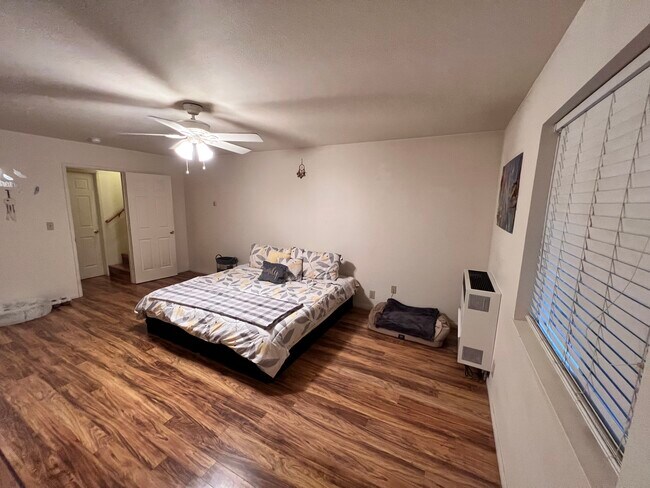 Building Photo - 21896 Fallview Dr