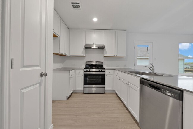 Building Photo - 9206 Selene Pl