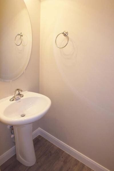 Building Photo - Like New Townhouses! Available Now!