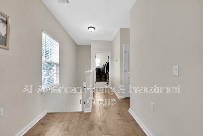 Building Photo - 119 Farrah Ave