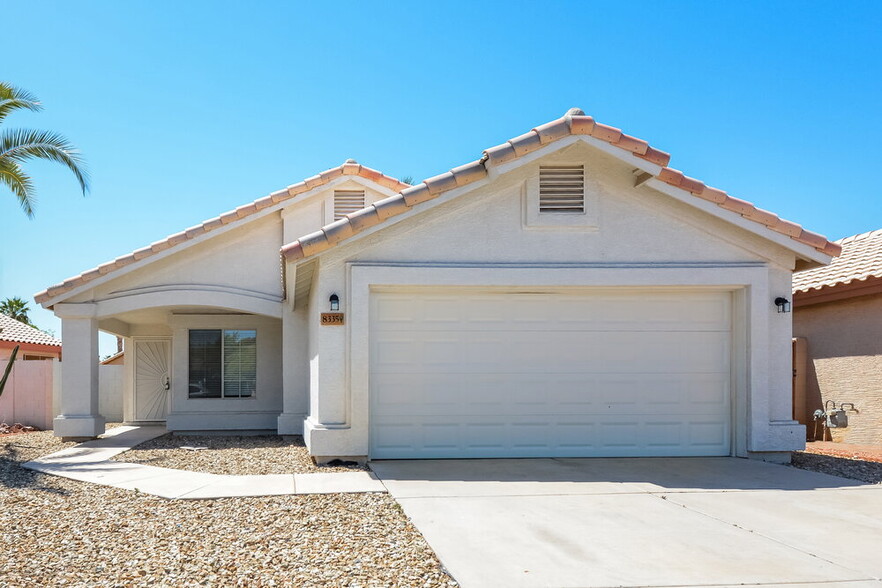 Primary Photo - 8335 W Columbine Dr