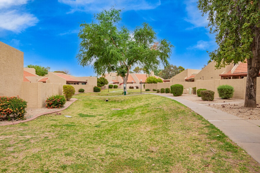 Building Photo - 4124 W Calavar Rd