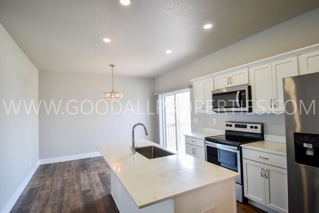 Building Photo - Must See!! Modern Style Ranch, 3 bedroom 2.5 bath home in Waukee!