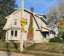 Building Photo - Main Street