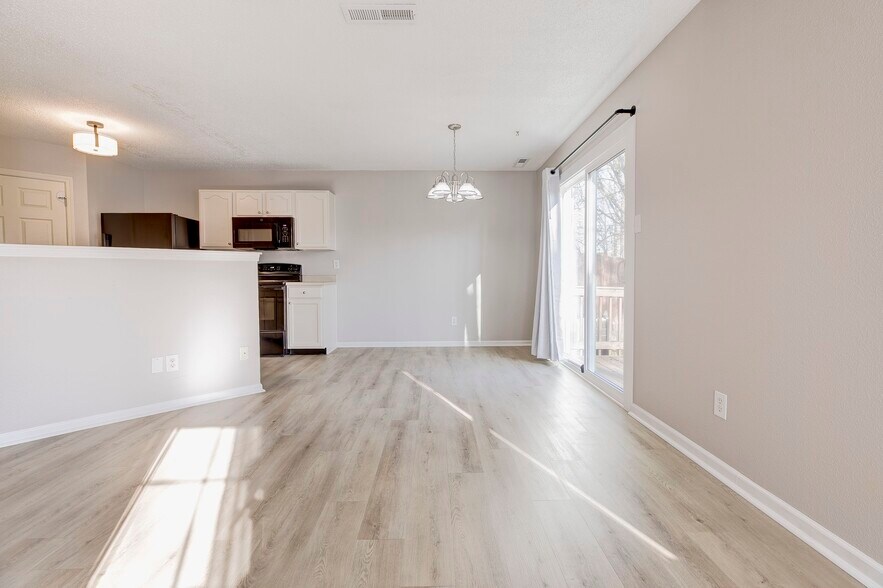 Building Photo - 348 Atherton Dr