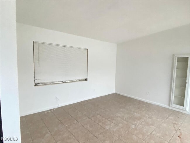 Building Photo - 15 Vineyard St