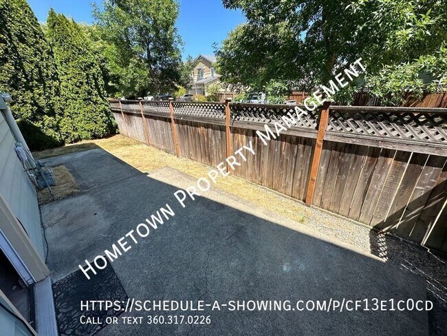 Building Photo - Spacious 4 Bedroom Home in Horizon Pointe!...