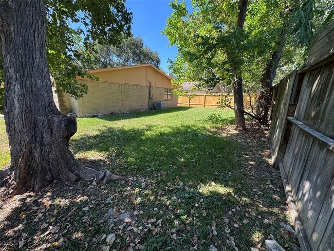 Building Photo - 2006 Quail Valley E Dr