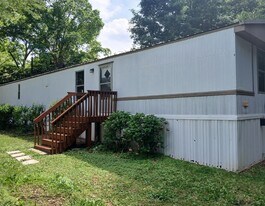 Building Photo - 107 Elm St