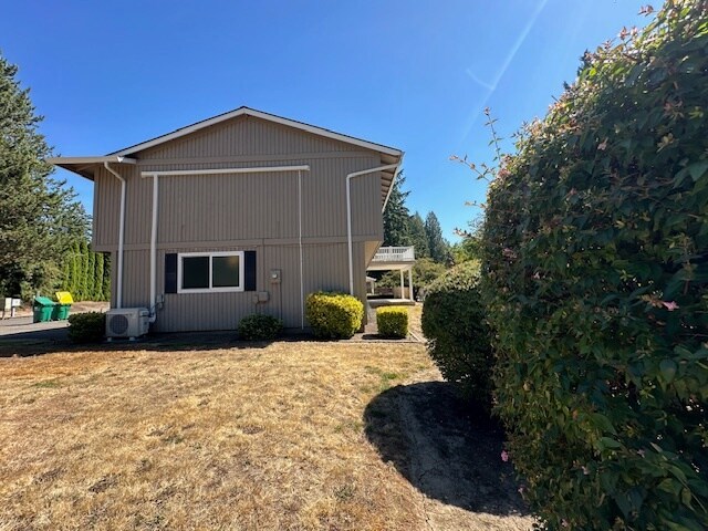 Building Photo - 7460 SW Elmwood St