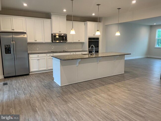 Building Photo - 11263 Dry Spring Dr