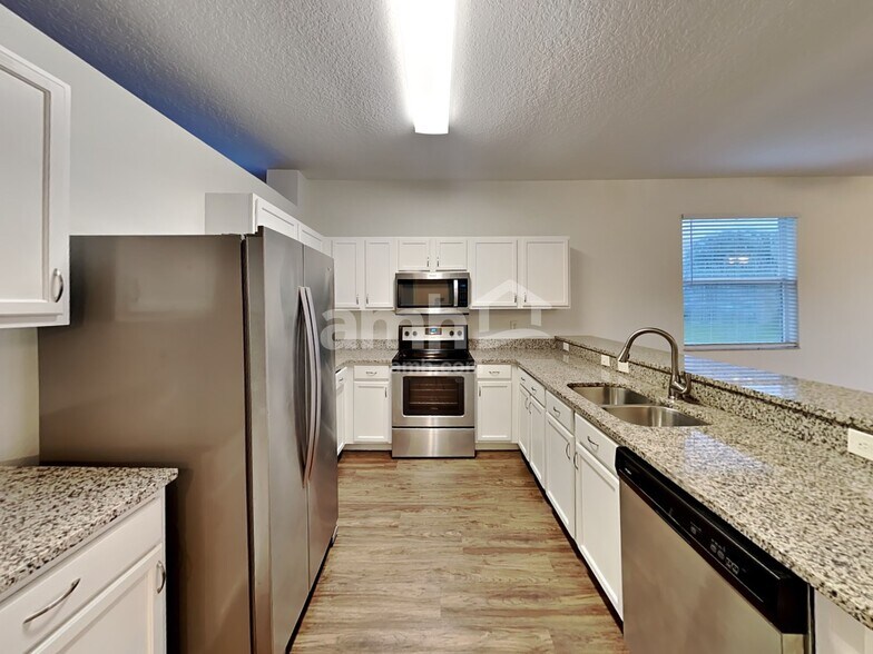Building Photo - 34512 Smart Dr