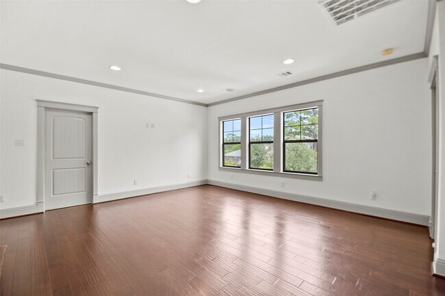 Building Photo - 1538 Thornton Rd