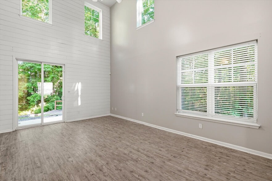 Building Photo - 4991 Hay Bale Ct