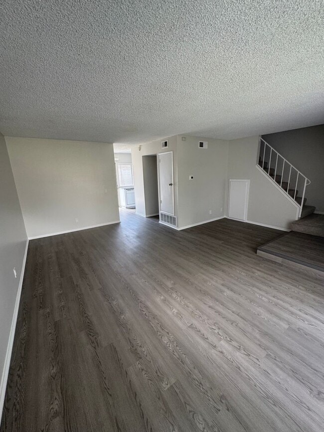 Building Photo - COMING SOON! 3 Bed + 1.5 Bath Townhouse
