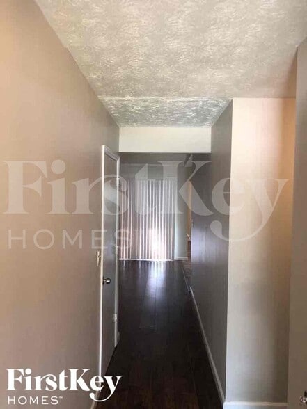 Building Photo - 5457 Biffle Ct