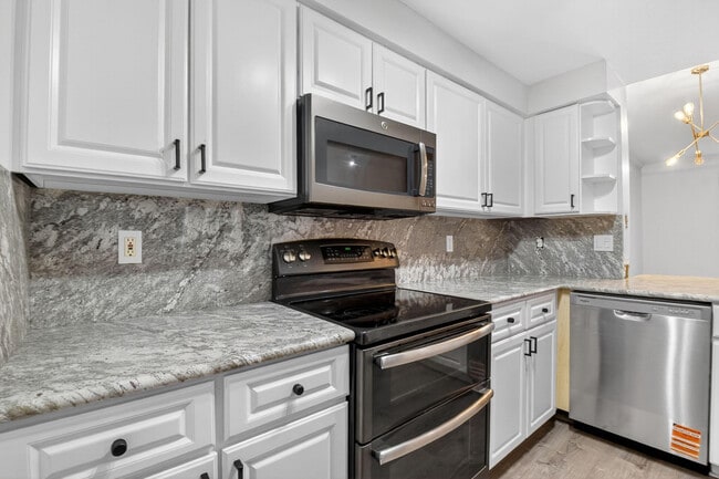 Building Photo - 2032 Alta Meadows Ln