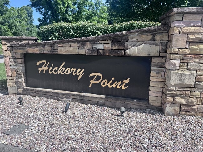 Building Photo - 1339 Hickory Point Dr