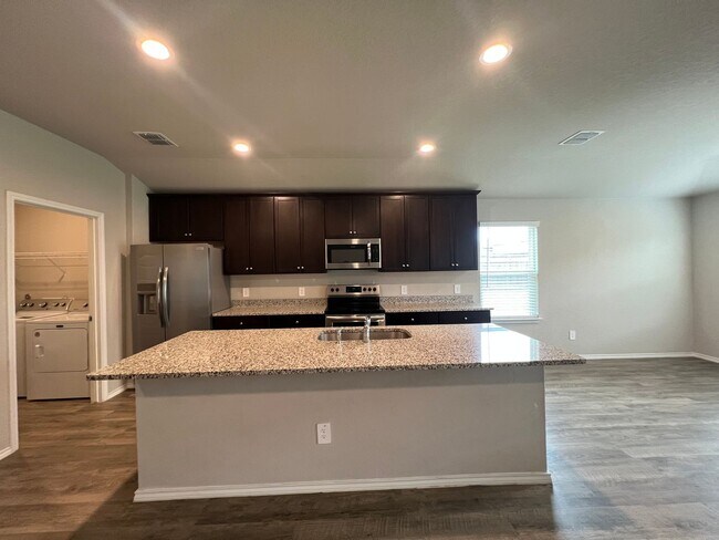 Building Photo - Beautiful 3x2 Rental Home in NBTX!