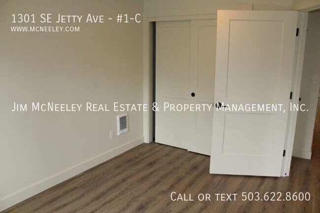Building Photo - 1301 SE Jetty Ave