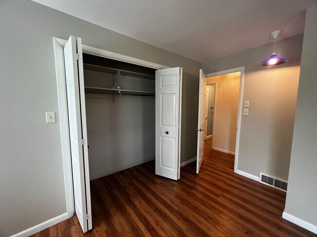 Building Photo - 75 Plymouth Cir