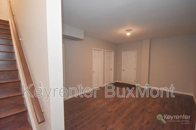 Building Photo - 3727 Green Ridge Rd