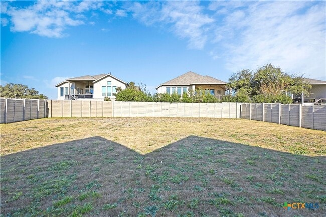 Building Photo - 588 Vale Ct