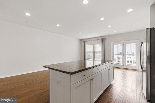 Building Photo - 101 Dallett Ln