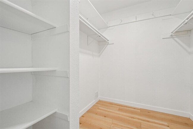 Building Photo - 12907 Water Mill Cove