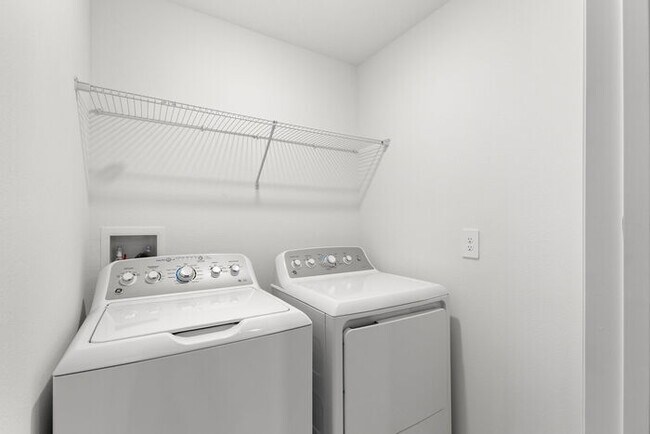 Building Photo - Brand New Townhome For Rent in Stonegate P...