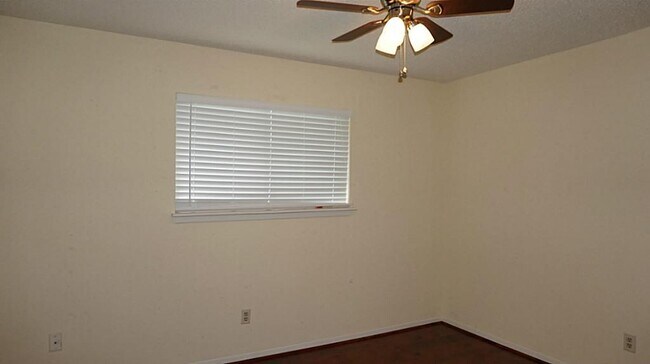 Building Photo - 9217 Carousel Ln