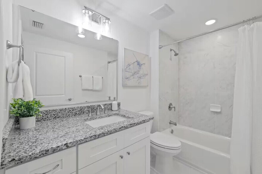 Building Photo - 701 Pilot Ln