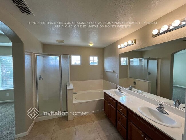 Building Photo - 719 Regency Park Cir