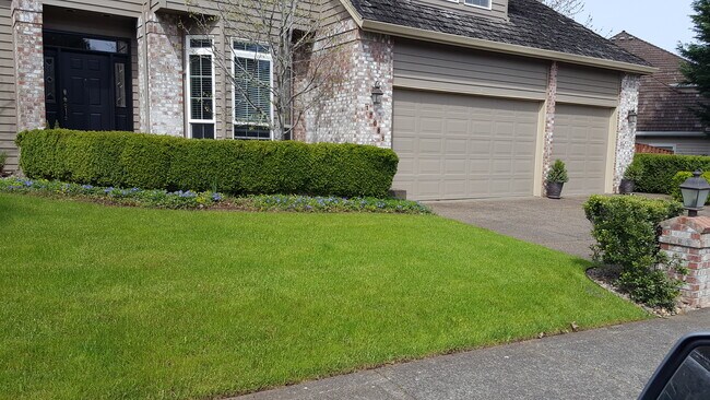 Building Photo - 17083 SW Arbutus Dr