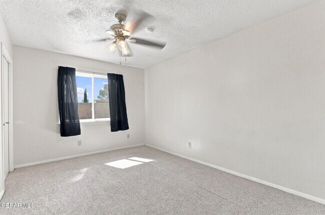 Building Photo - 6621 Mesa Grande Ave