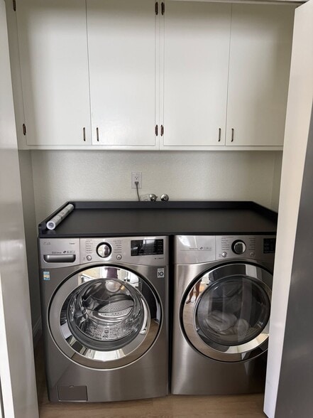 Building Photo - 1444 E Canal Dr