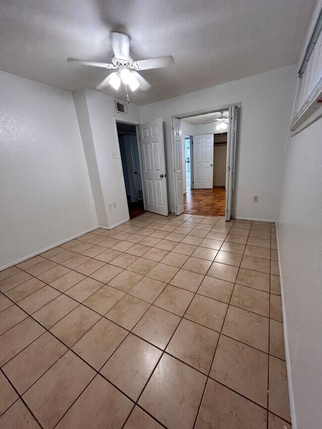 Building Photo - Beautiful Home Close to Tara in Mid City