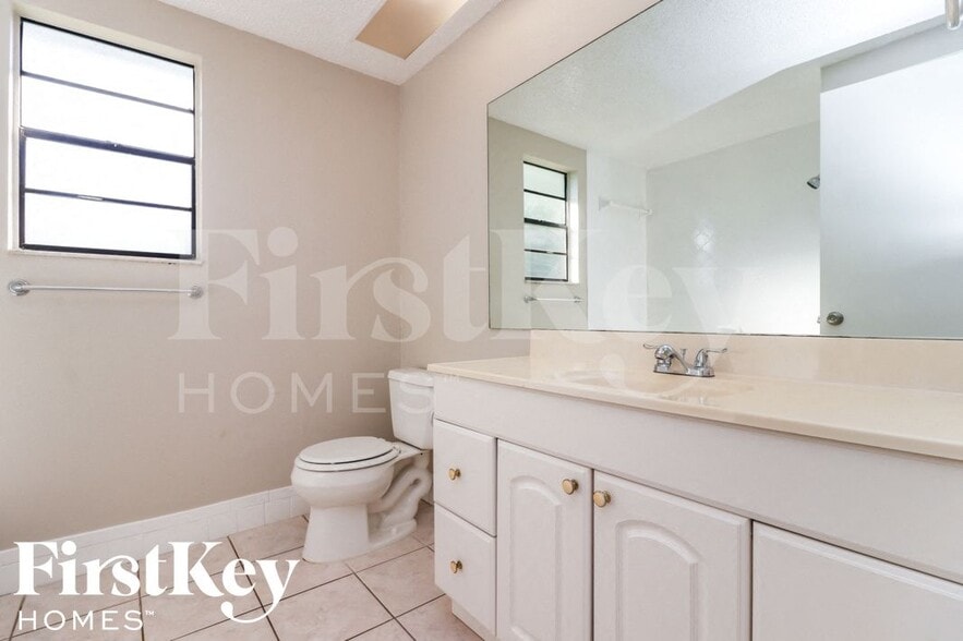 Building Photo - 7704 Riverdale Dr