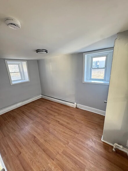 Building Photo - 326 Grand St