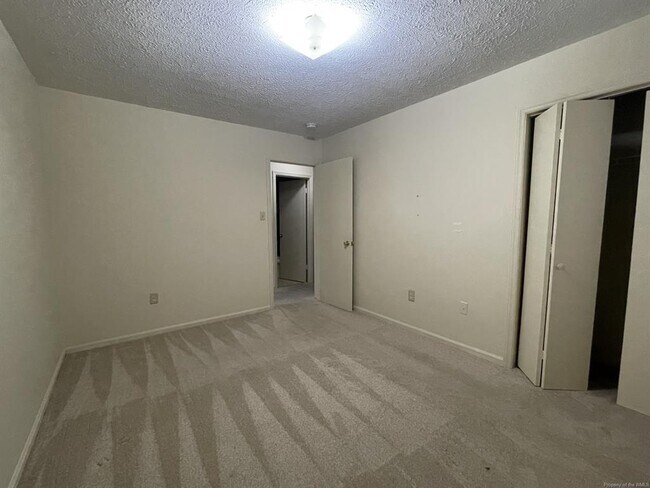 Building Photo - 4003 Governors Square