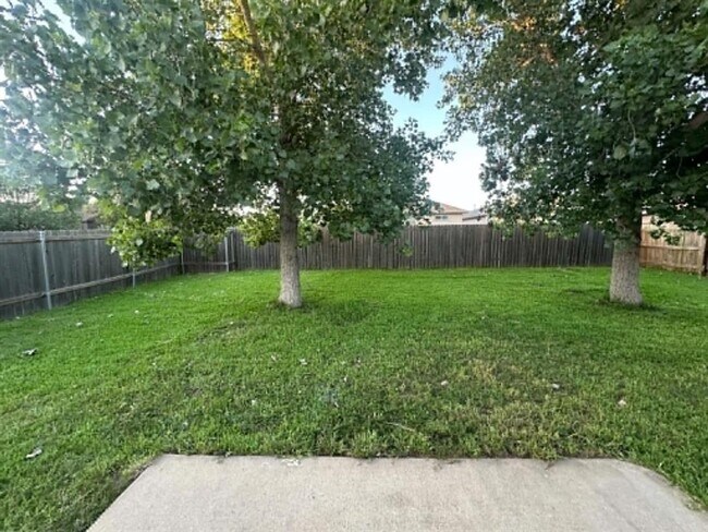 Building Photo - 18312 Crestwind Ln
