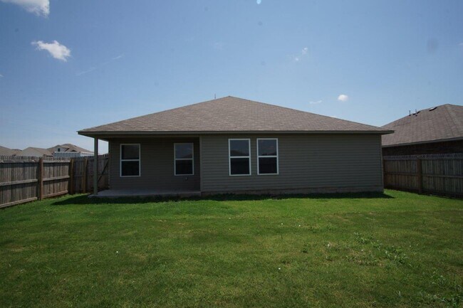Building Photo - 11017 NW 98th St