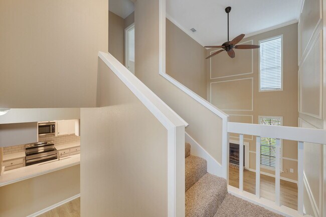 Building Photo - 2533 Cross Timbers Dr